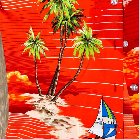 Vintage 70s Made in Hawaii Red Sunset Palms Sailboat Hawaiian Shirt. - Picture 4 of 5